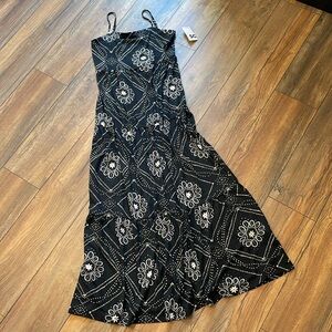 SO Tiered Maxi Dress